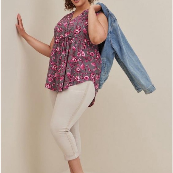 Torrid grey and pink floral hi low blouse sz 00. - Picture 3 of 15